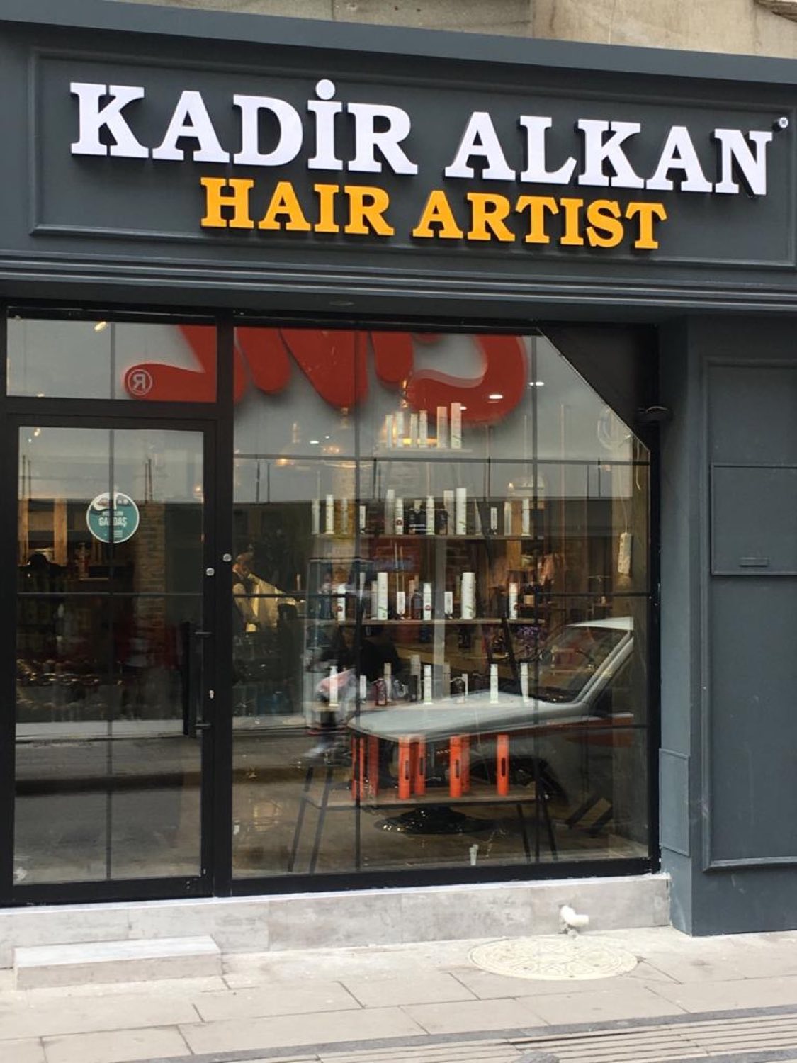 Merkez salonundan bir kare